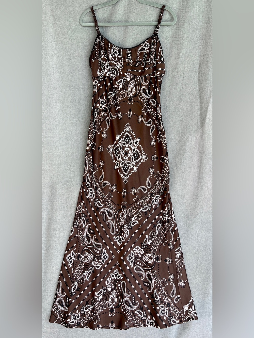 Camila Coelho Revolve Satin Paisley SpaghettiStraps Maxi dress brown white L - Picture 3 of 16